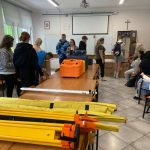 Zdjęcia z rozpakowywania sprzętu geodezyjnego