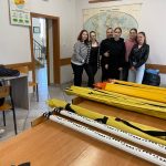 Zdjęcia z rozpakowywania sprzętu geodezyjnego
