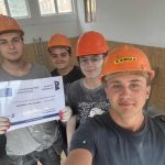 Zdjęcia z odbywanych staży zawodowych przez uczniów ZSBiG